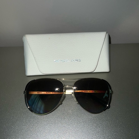 Michael Kors sunglasses with light grey/dark brown polarised gradient lenses. - Picture 3 of 7